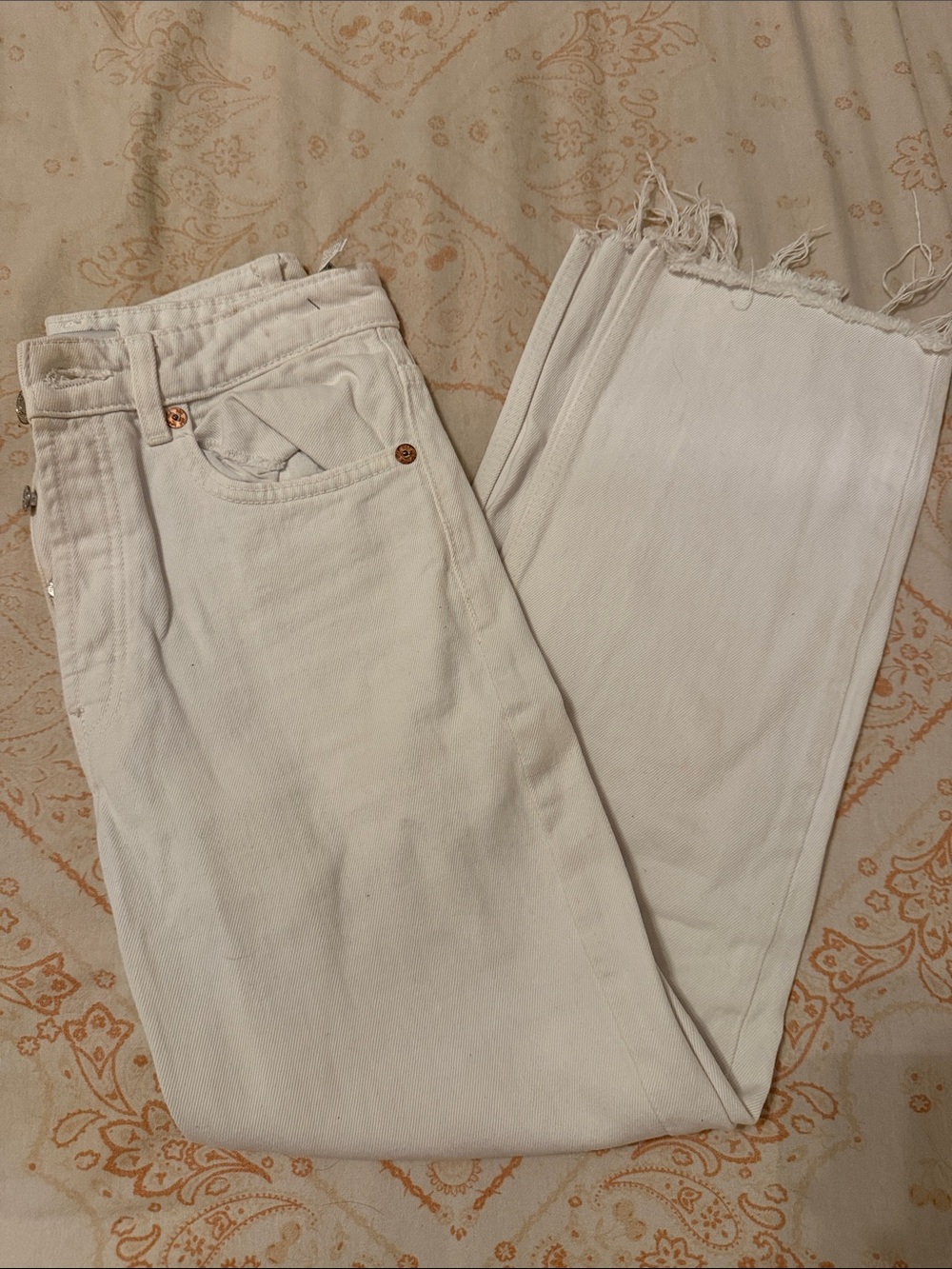 Zara Women’s White Straight-Leg Jeans with Frayed Hem